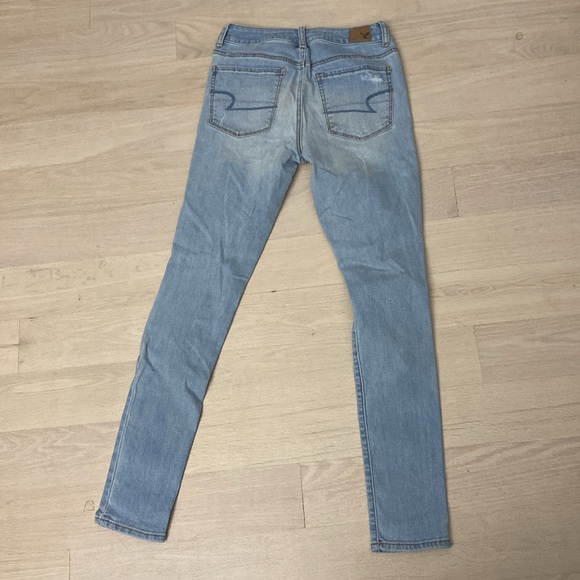 American Eagle Size 2 - Hi-Rise Jegging Regular - Blue Ripped Jeans - Picture 5 of 8